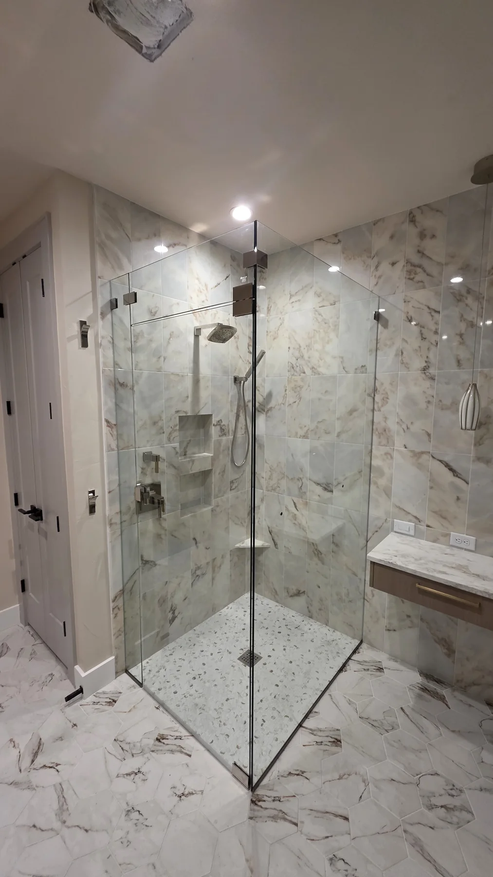 Euro Custom Glass Interiors completed project 104